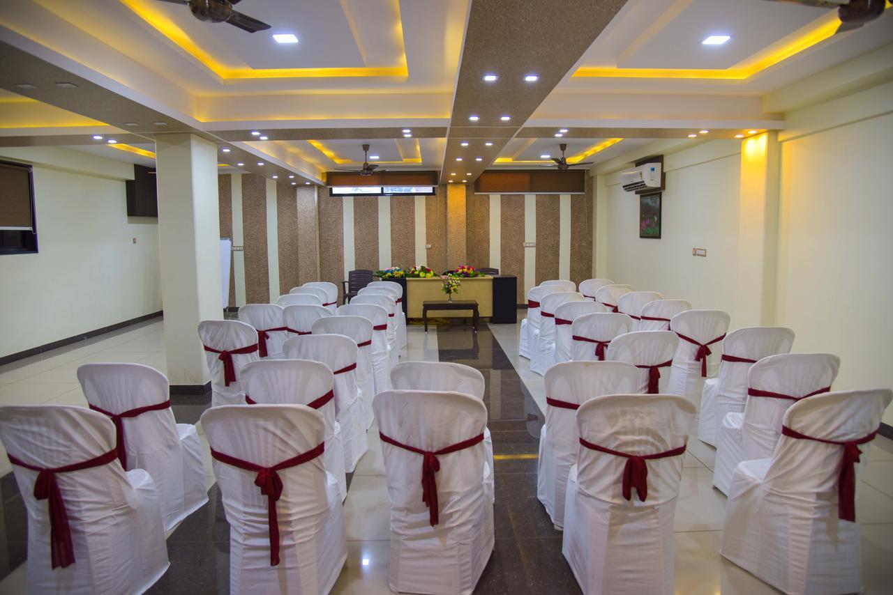 Hotel Tulsi Residency Bhuj Eksteriør bilde