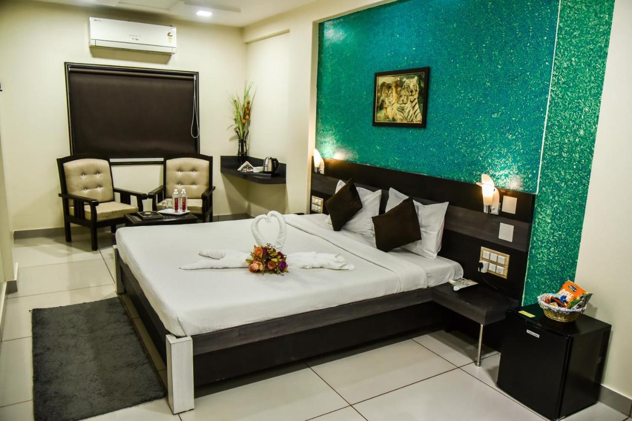 Hotel Tulsi Residency Bhuj Eksteriør bilde