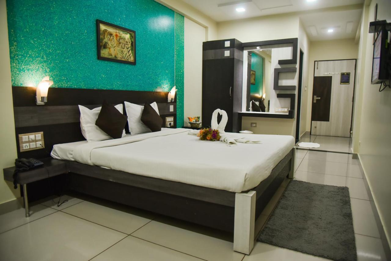 Hotel Tulsi Residency Bhuj Eksteriør bilde