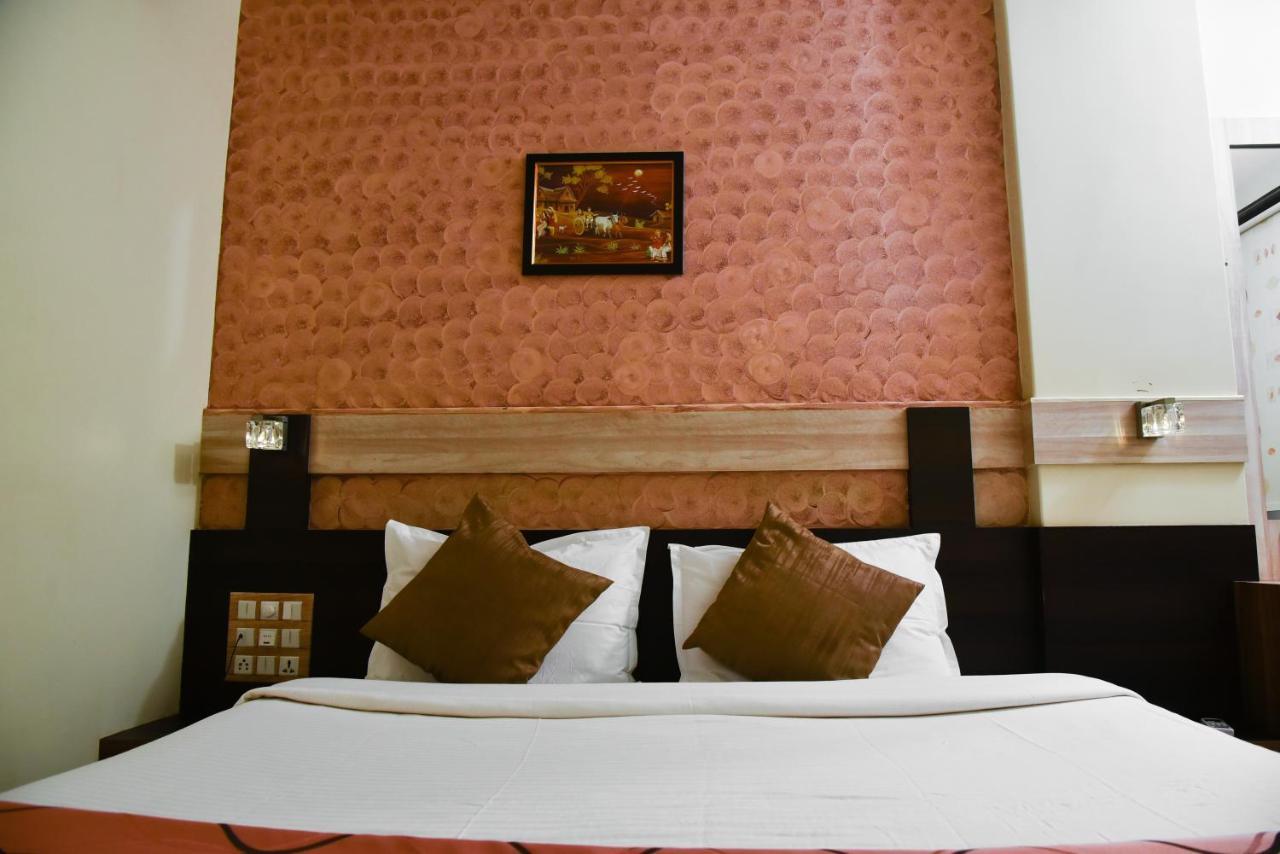 Hotel Tulsi Residency Bhuj Eksteriør bilde